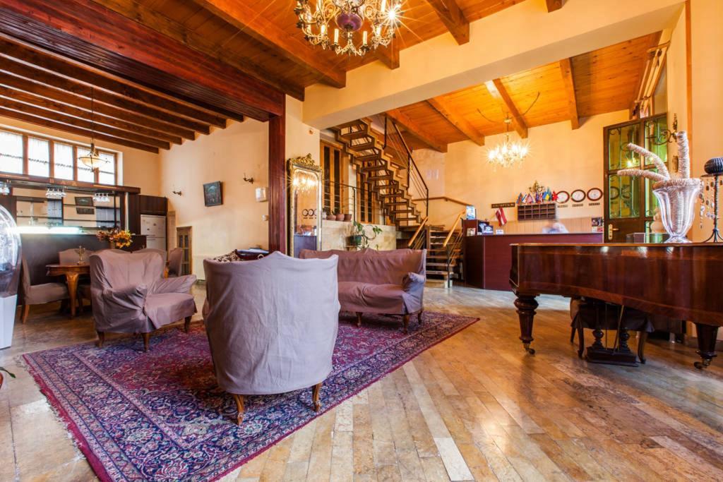 Hotel Royal Tbiliszi Kültér fotó