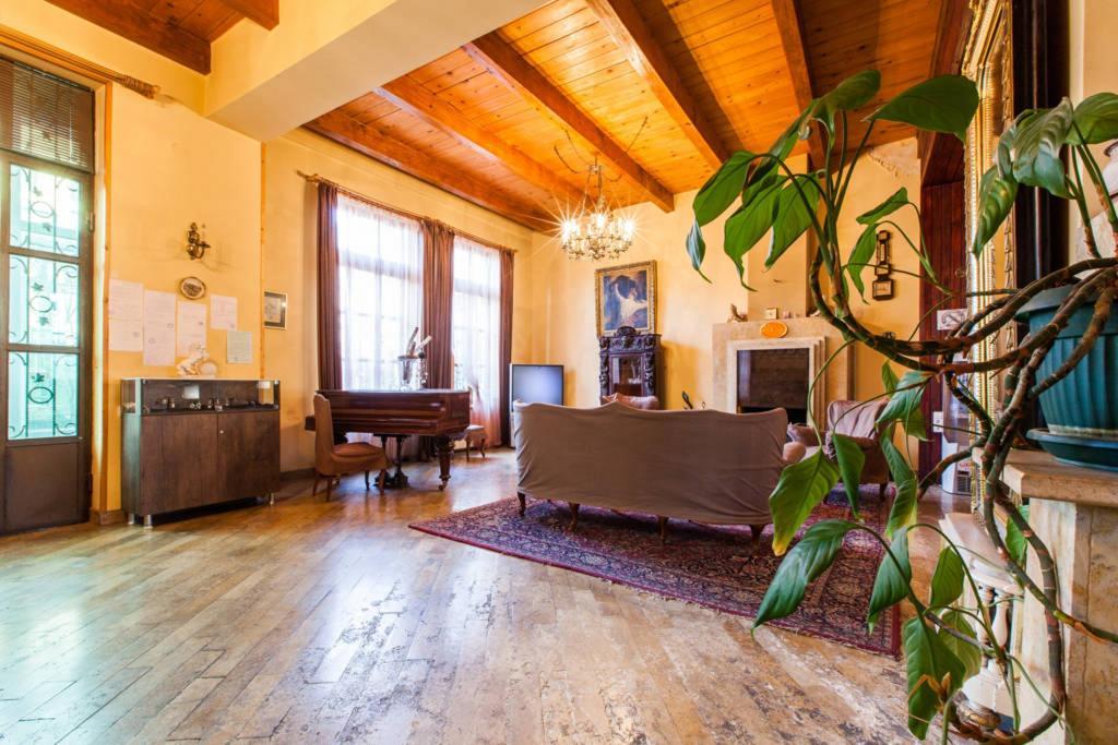Hotel Royal Tbiliszi Kültér fotó